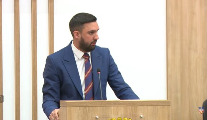 Stefan Simić: Strela unapred zna da dobija posao, gradski prevoz je postao mehanizam za izvlačenje novca iz budžeta